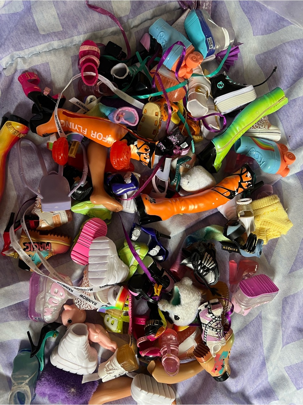 Huge lot of Rainbow High shoes and clothes
